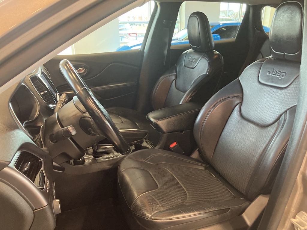 Thumbnail: 2021 Jeep Cherokee - 8