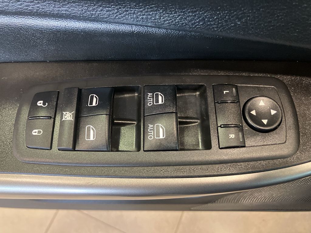 Thumbnail: 2021 Jeep Cherokee - 19