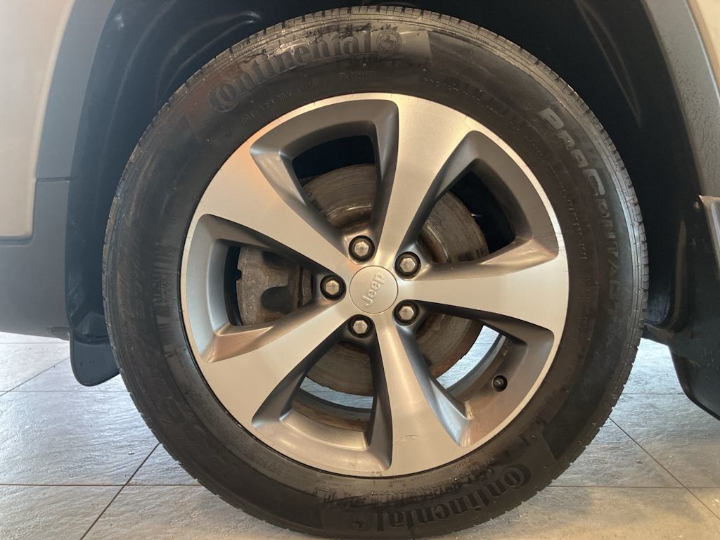 Thumbnail: 2021 Jeep Cherokee - 7