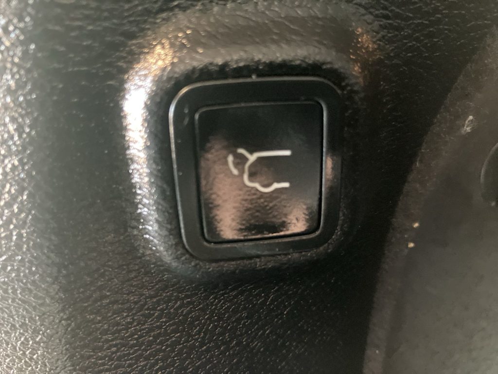 Thumbnail: 2021 Jeep Cherokee - 33