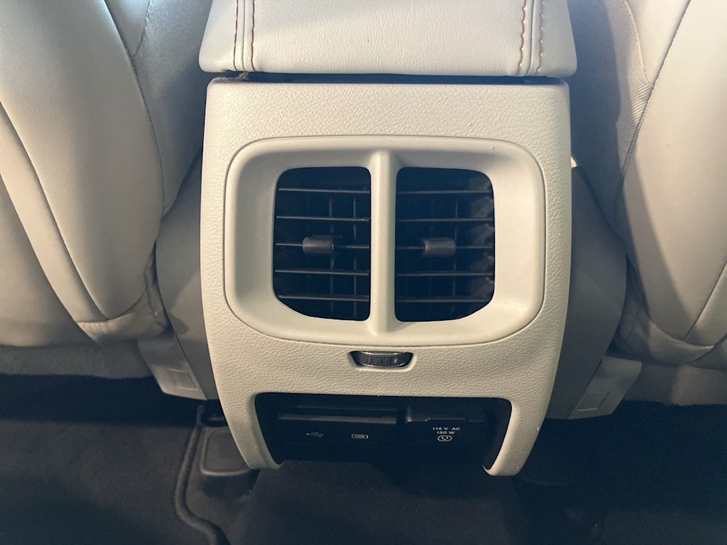 Thumbnail: 2019 Jeep Cherokee - 28