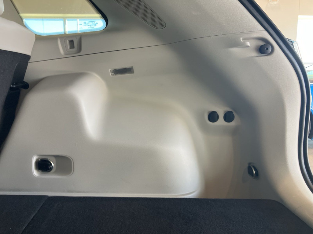 Thumbnail: 2019 Jeep Cherokee - 31