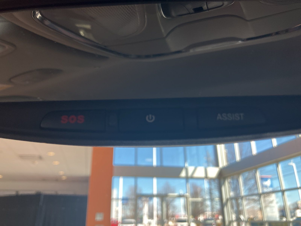 Thumbnail: 2019 Jeep Cherokee - 27