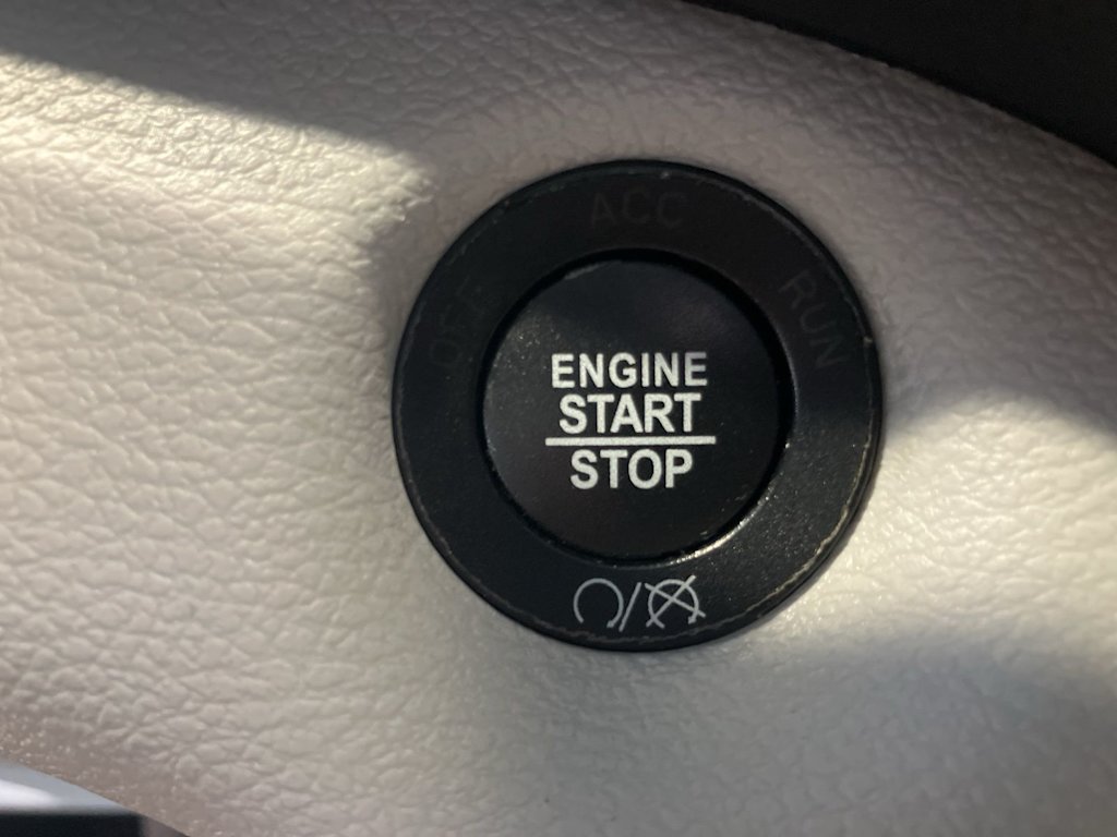 Thumbnail: 2019 Jeep Cherokee - 24