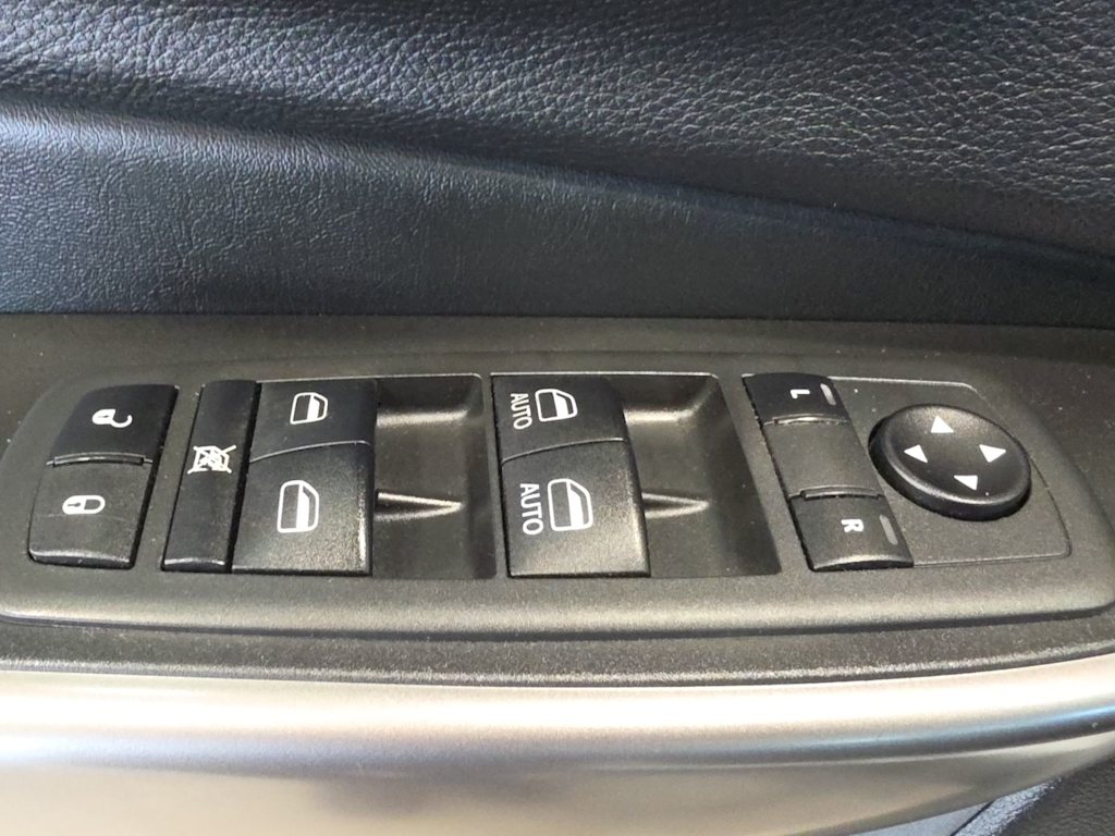 Thumbnail: 2021 Jeep Cherokee - 21