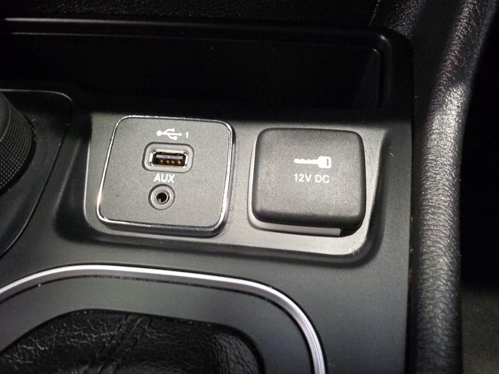 Thumbnail: 2021 Jeep Cherokee - 10