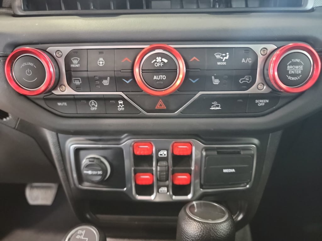 Thumbnail: 2024 Jeep Wrangler - 28