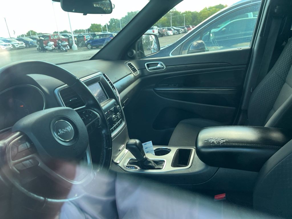 Thumbnail: 2018 Jeep Grand Cherokee - 25