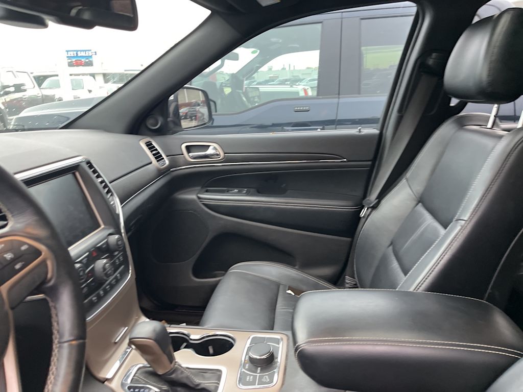 Thumbnail: 2016 Jeep Grand Cherokee - 28