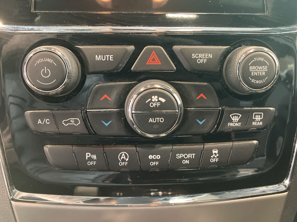 Thumbnail: 2019 Jeep Grand Cherokee - 24