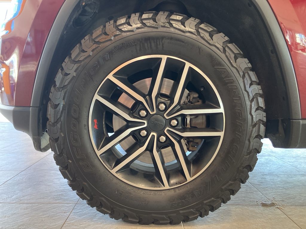 Thumbnail: 2020 Jeep Grand Cherokee - 7