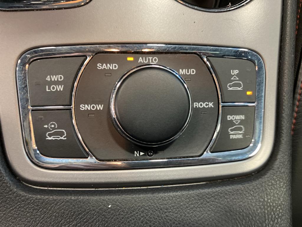 Thumbnail: 2020 Jeep Grand Cherokee - 25