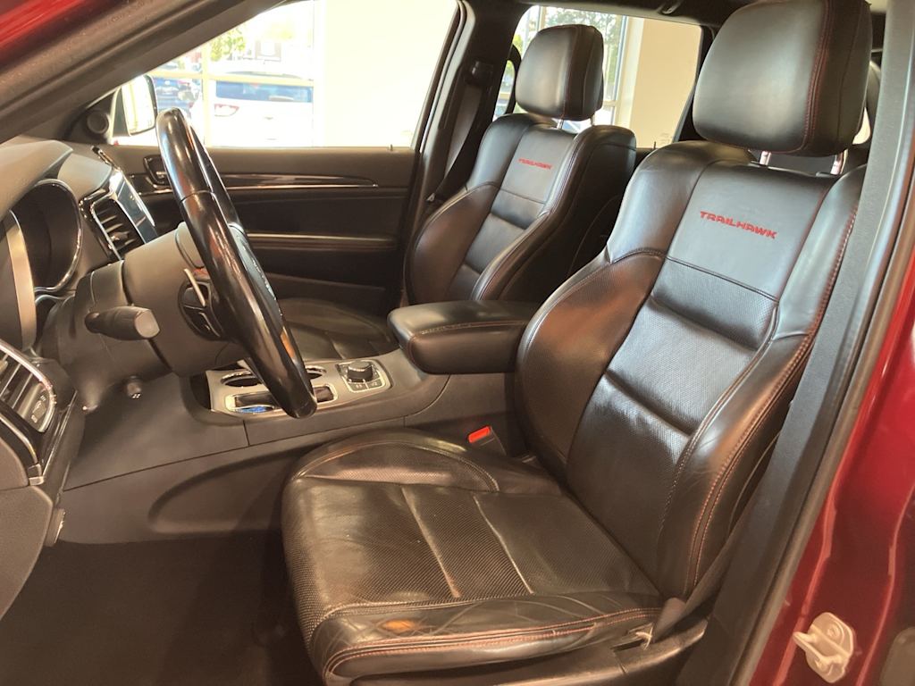 Thumbnail: 2020 Jeep Grand Cherokee - 8