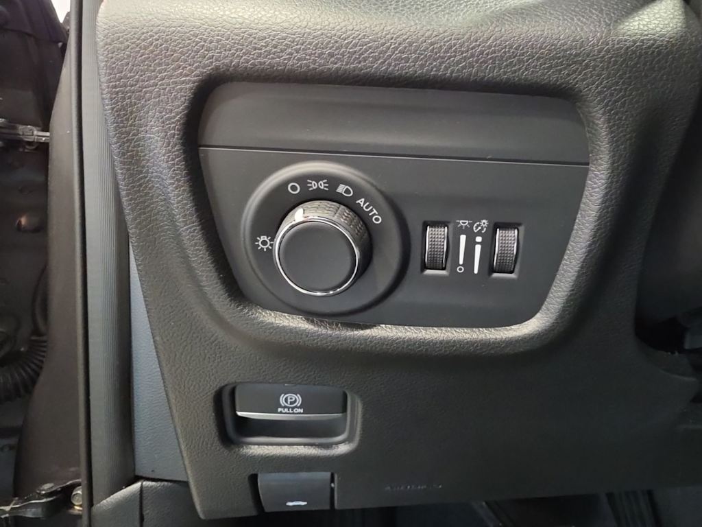 Thumbnail: 2023 Jeep Grand Cherokee - 29