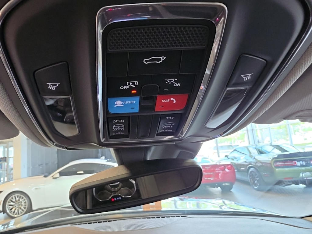Thumbnail: 2023 Jeep Grand Cherokee - 31