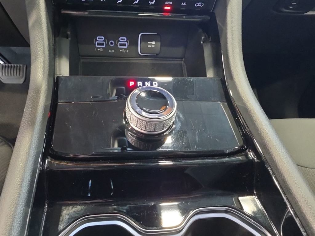 Thumbnail: 2023 Jeep Grand Cherokee - 10