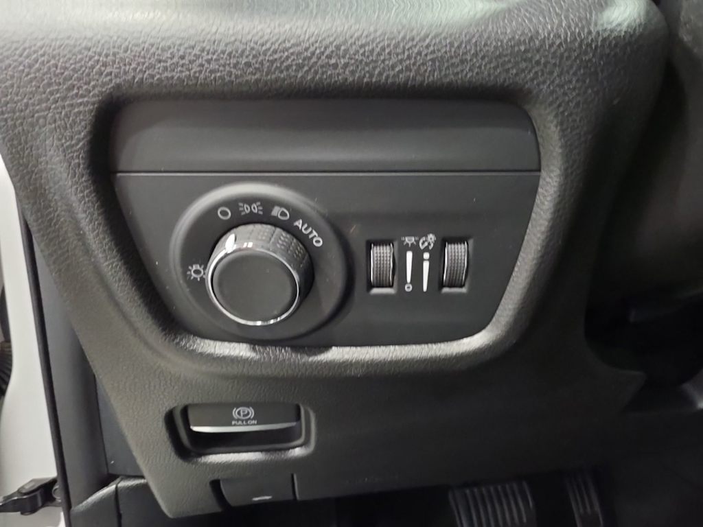 Thumbnail: 2023 Jeep Grand Cherokee - 27