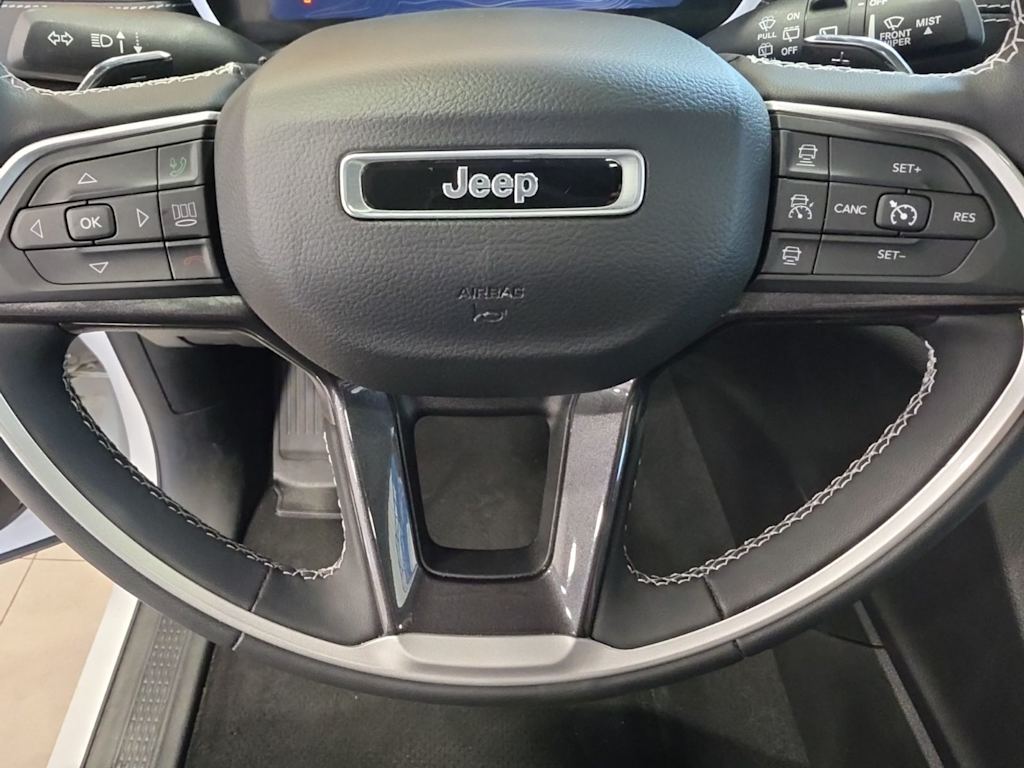 Thumbnail: 2023 Jeep Grand Cherokee - 28