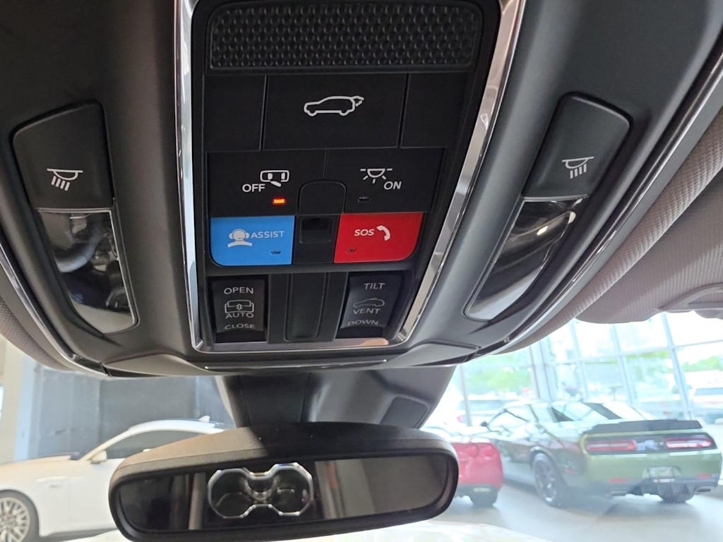 Thumbnail: 2023 Jeep Grand Cherokee - 30
