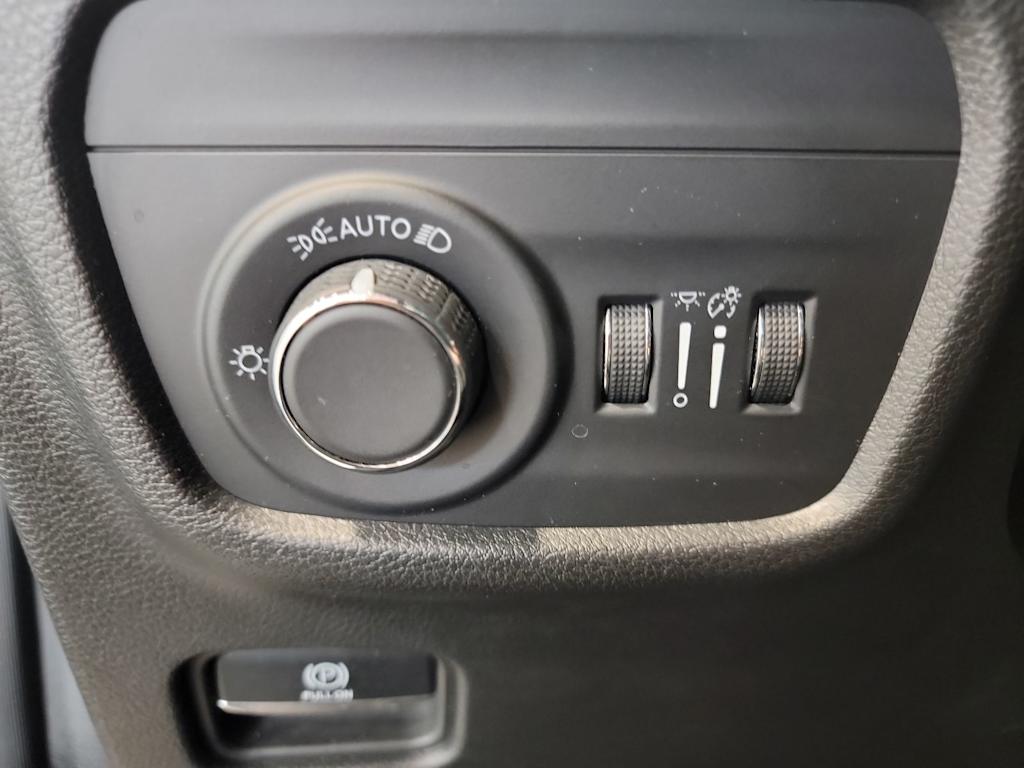 Thumbnail: 2023 Jeep Grand Cherokee - 23