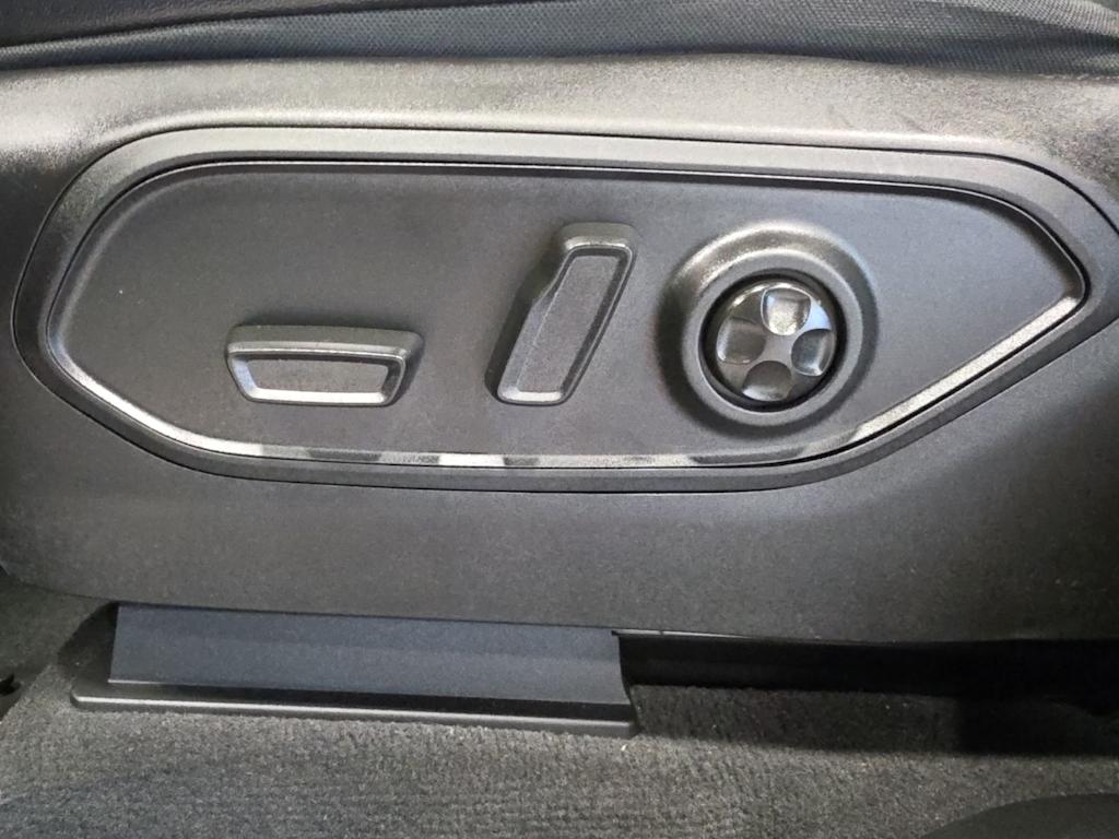 Thumbnail: 2024 Jeep Grand Cherokee - 21