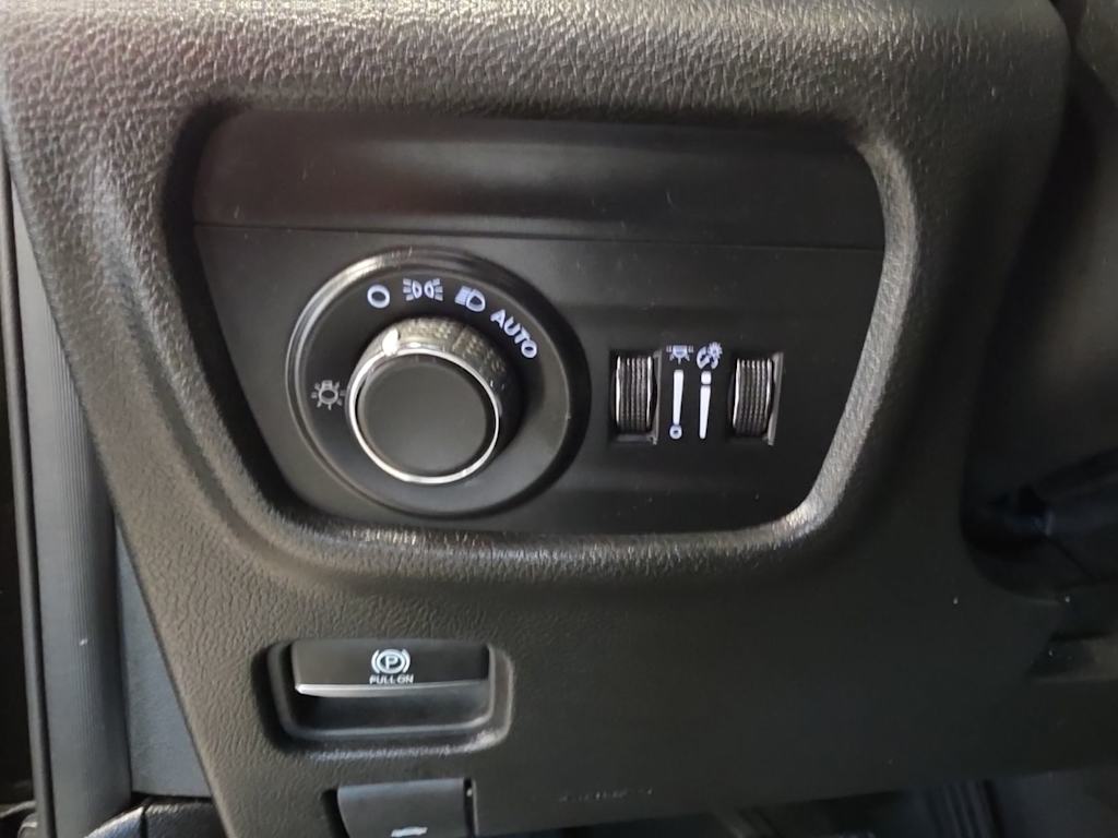 Thumbnail: 2024 Jeep Grand Cherokee L - 28