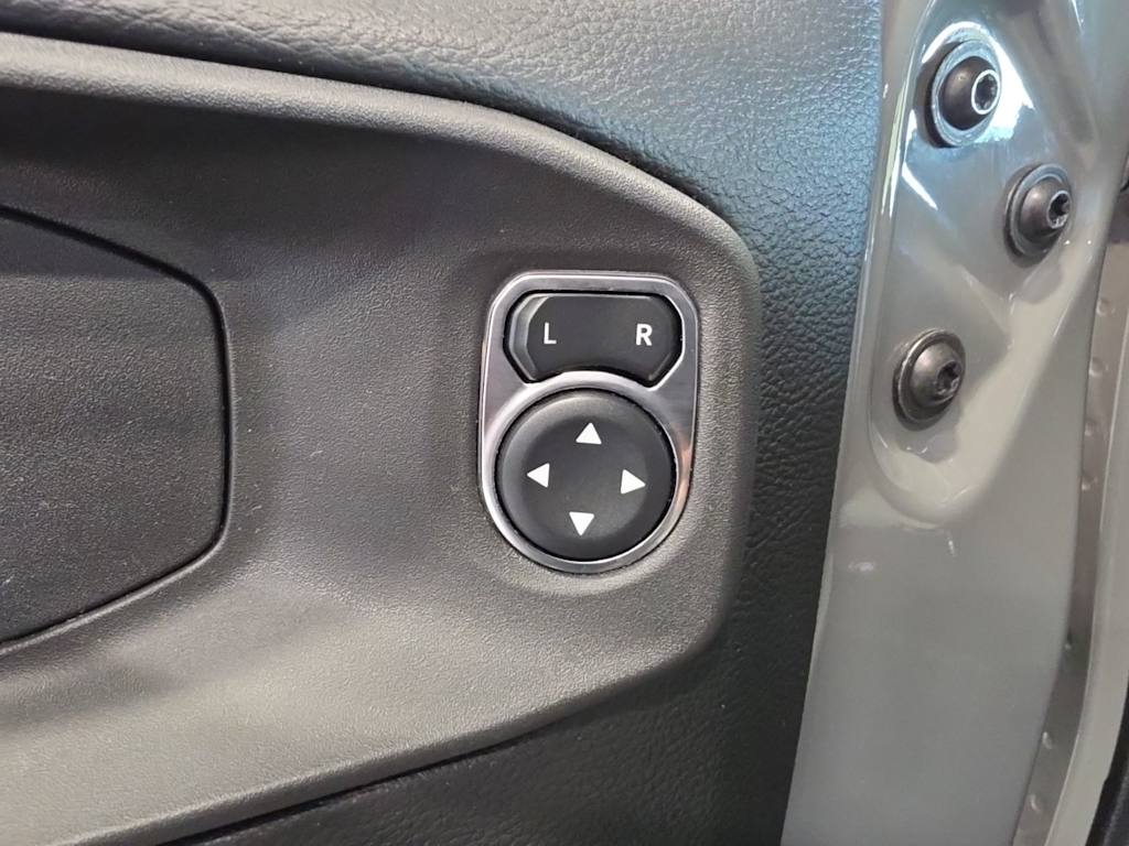Thumbnail: 2021 Jeep Gladiator - 25