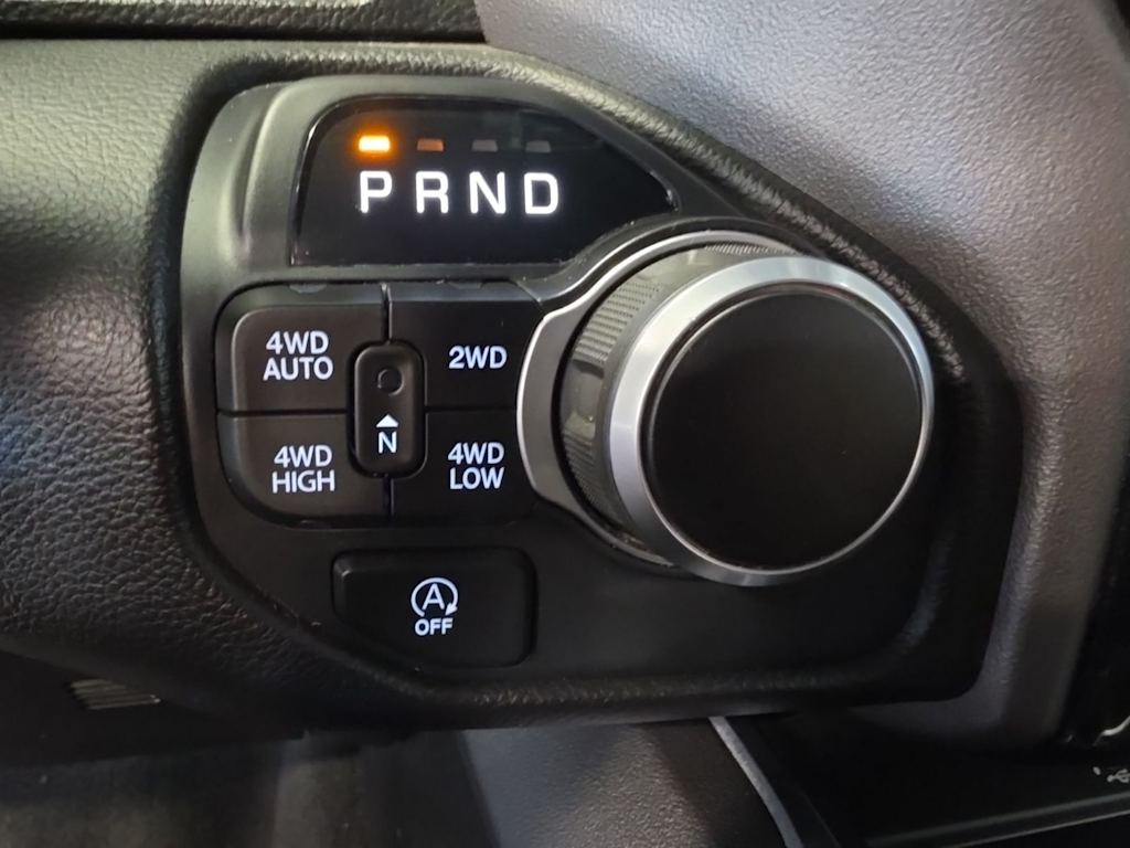 Thumbnail: 2025 RAM 1500 - 27
