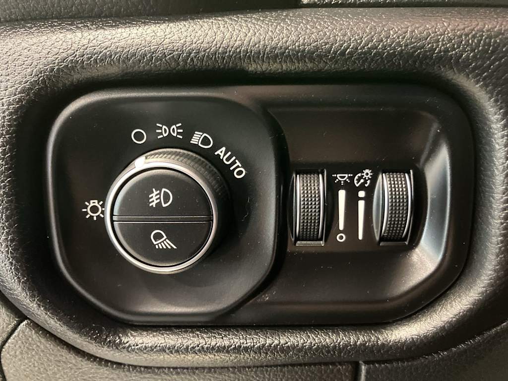 Thumbnail: 2022 RAM 1500 - 18