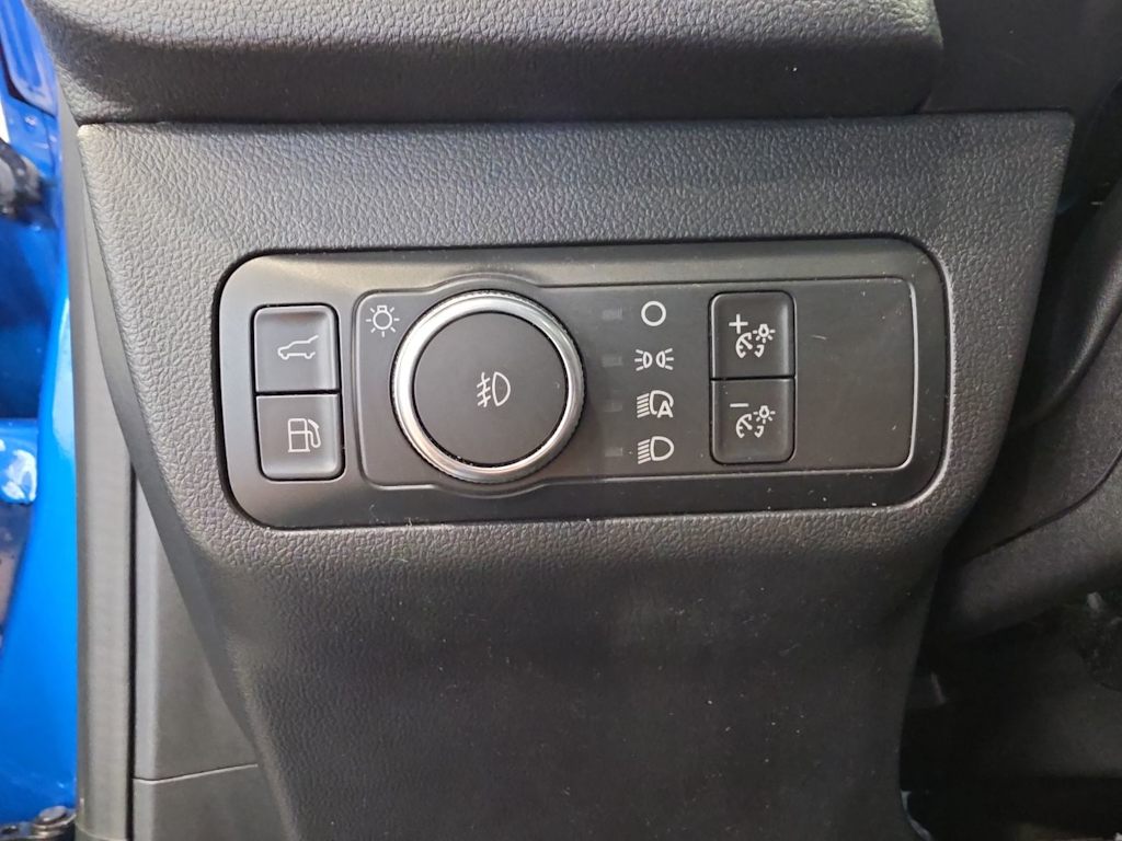 Thumbnail: 2021 Ford Escape - 21