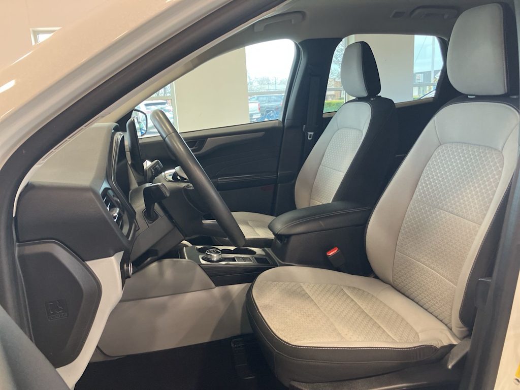 Thumbnail: 2023 Ford Escape - 9