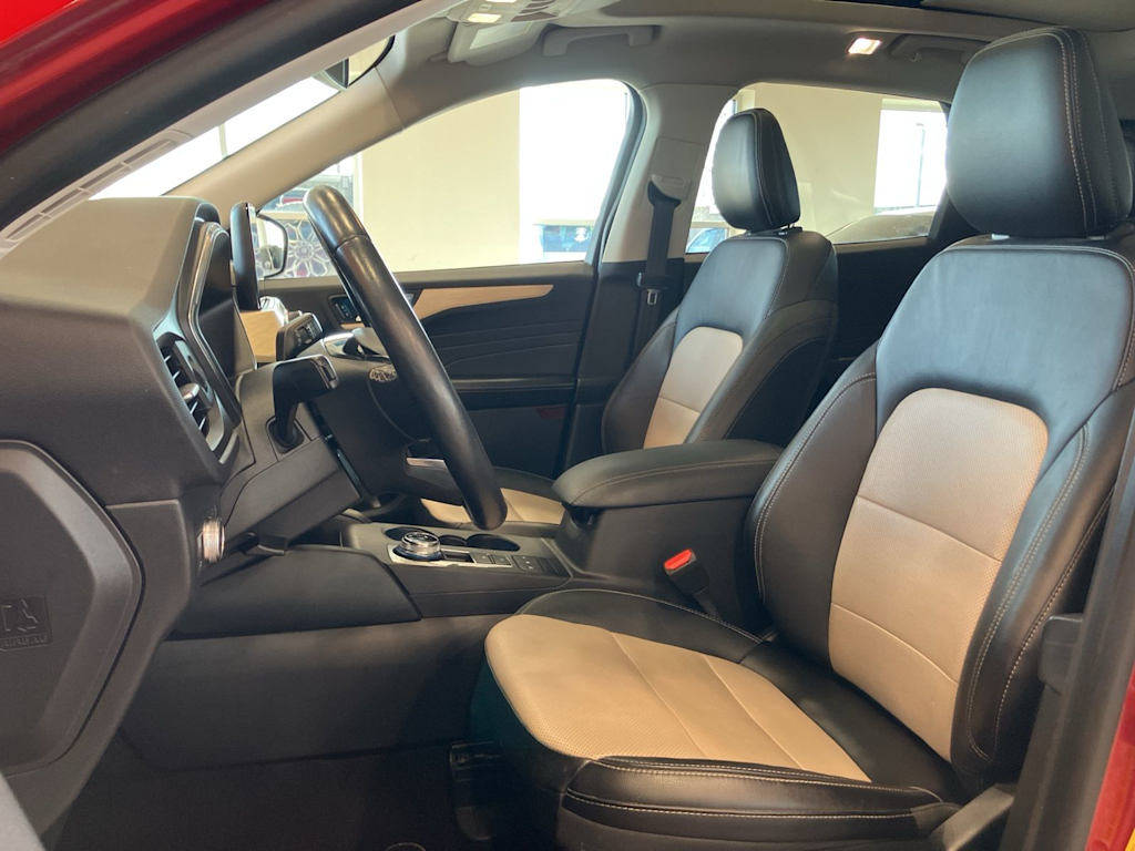 Thumbnail: 2021 Ford Escape - 10