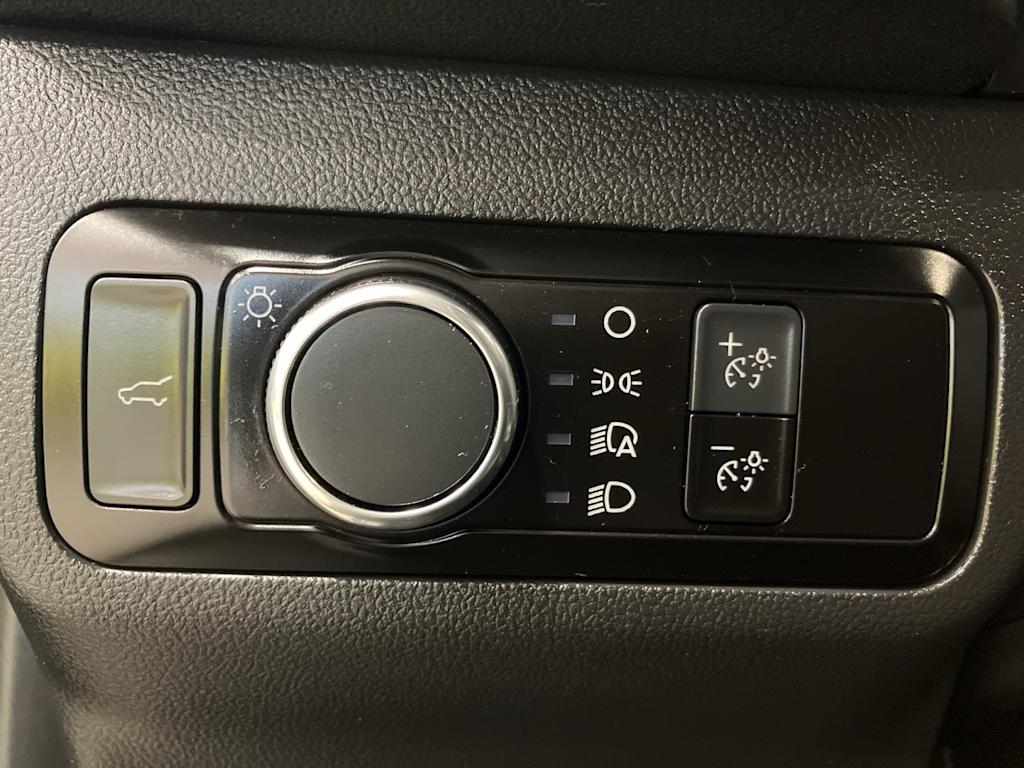 Thumbnail: 2022 Ford Escape - 18