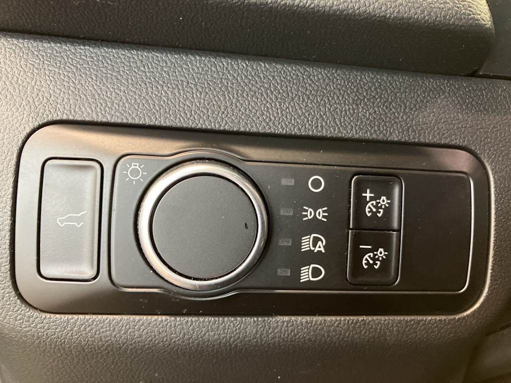 Thumbnail: 2023 Ford Escape - 21