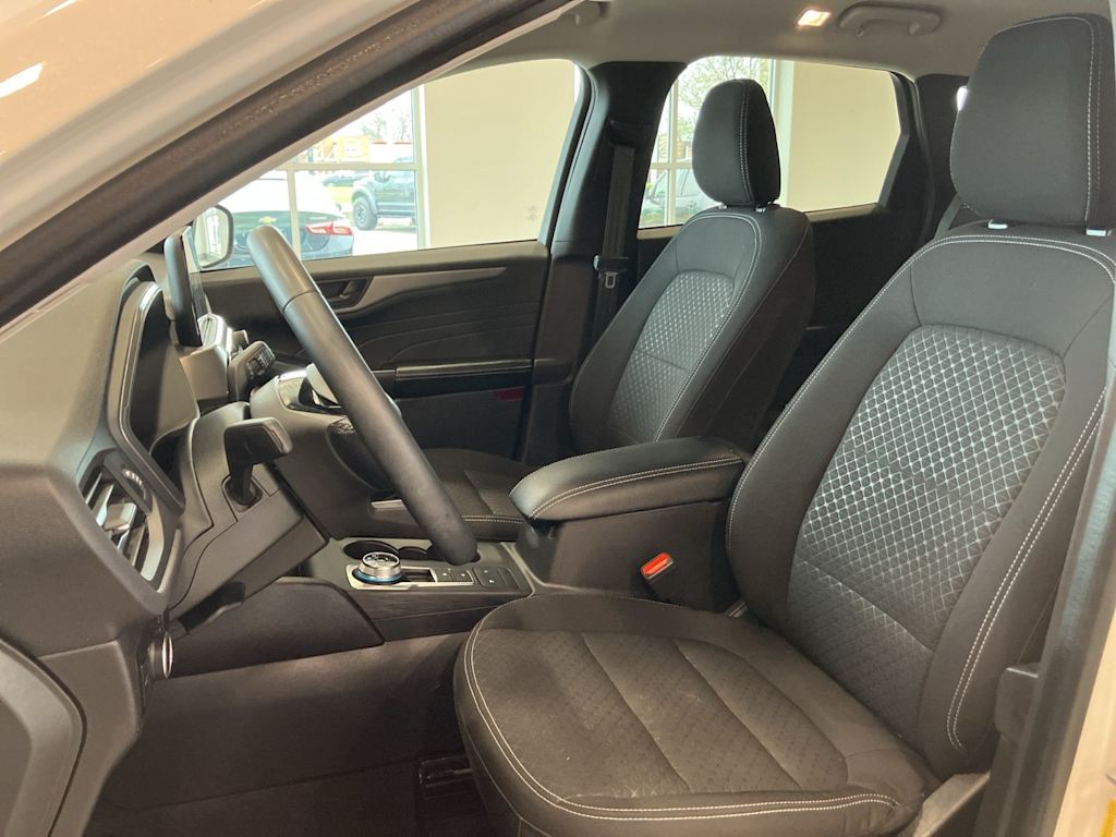 Thumbnail: 2023 Ford Escape - 9