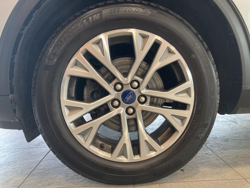 Thumbnail: 2022 Ford Escape - 8