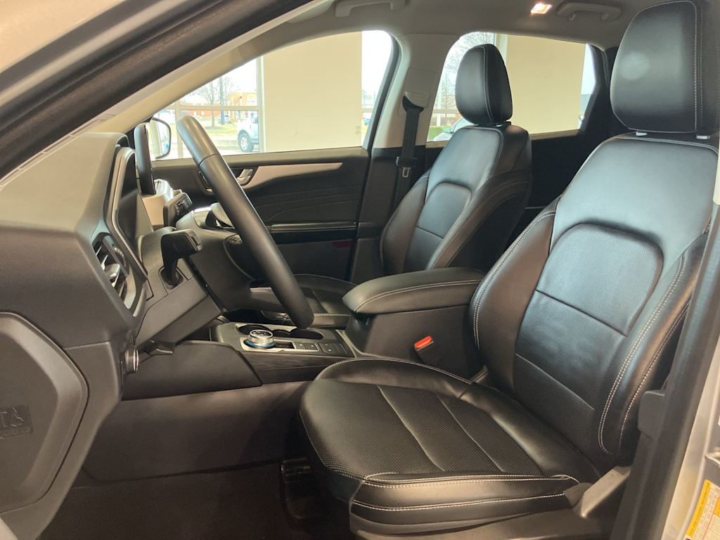 Thumbnail: 2022 Ford Escape - 9