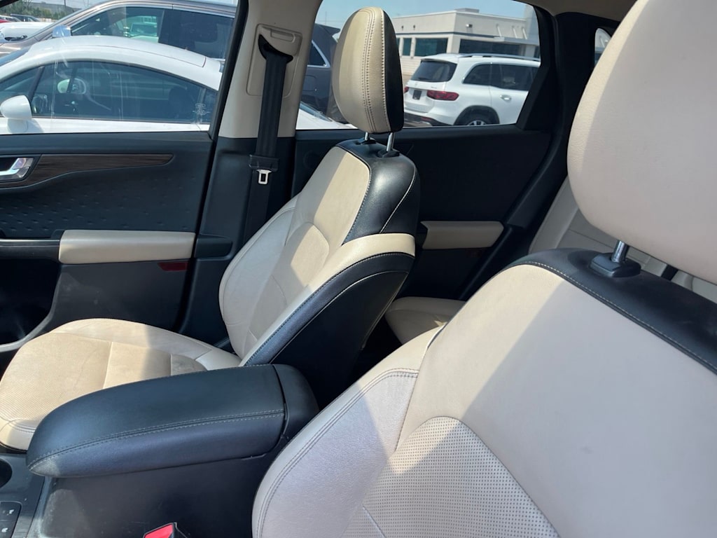 Thumbnail: 2020 Ford Escape - 8