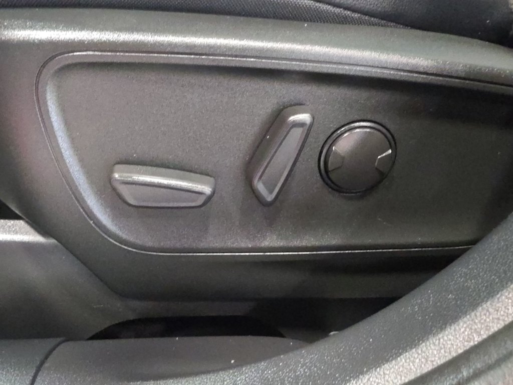 Thumbnail: 2022 Ford Escape - 25