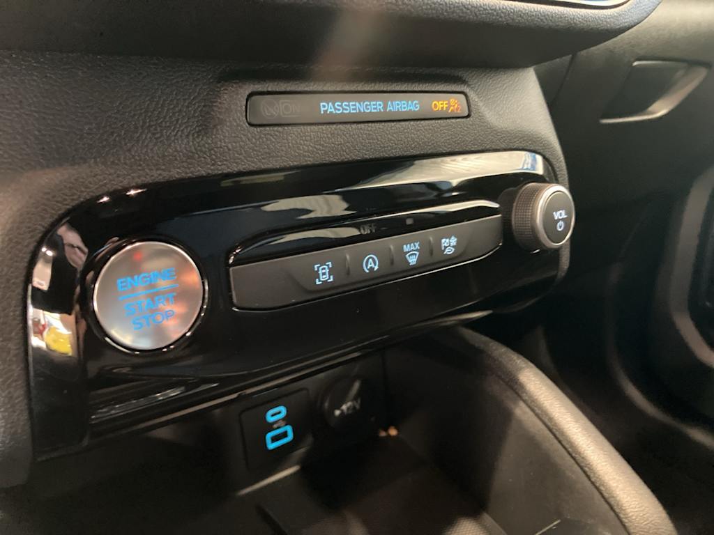 Thumbnail: 2023 Ford Escape - 21