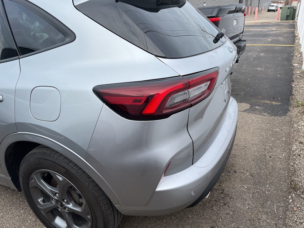 Thumbnail: 2023 Ford Escape - 14