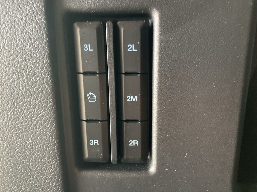 Thumbnail: 2019 Ford Expedition - 34