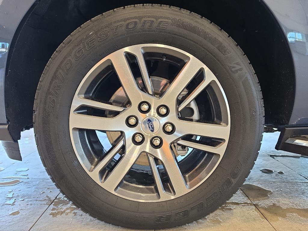 Thumbnail: 2022 Ford Expedition - 8