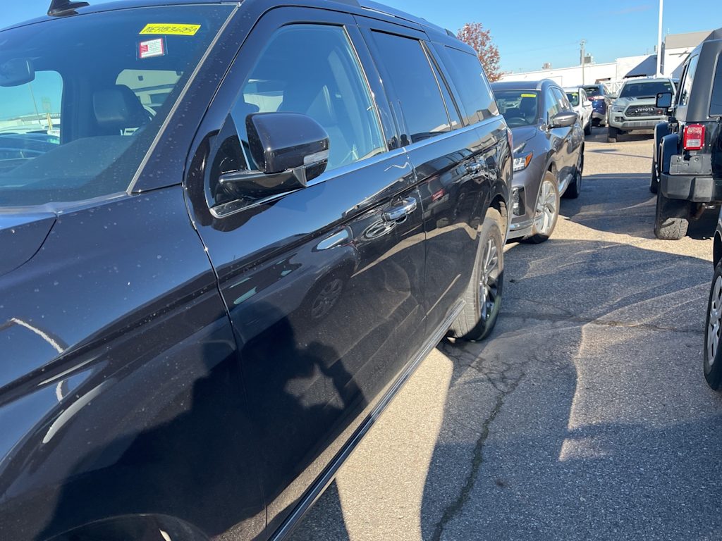 Thumbnail: 2021 Ford Expedition - 10