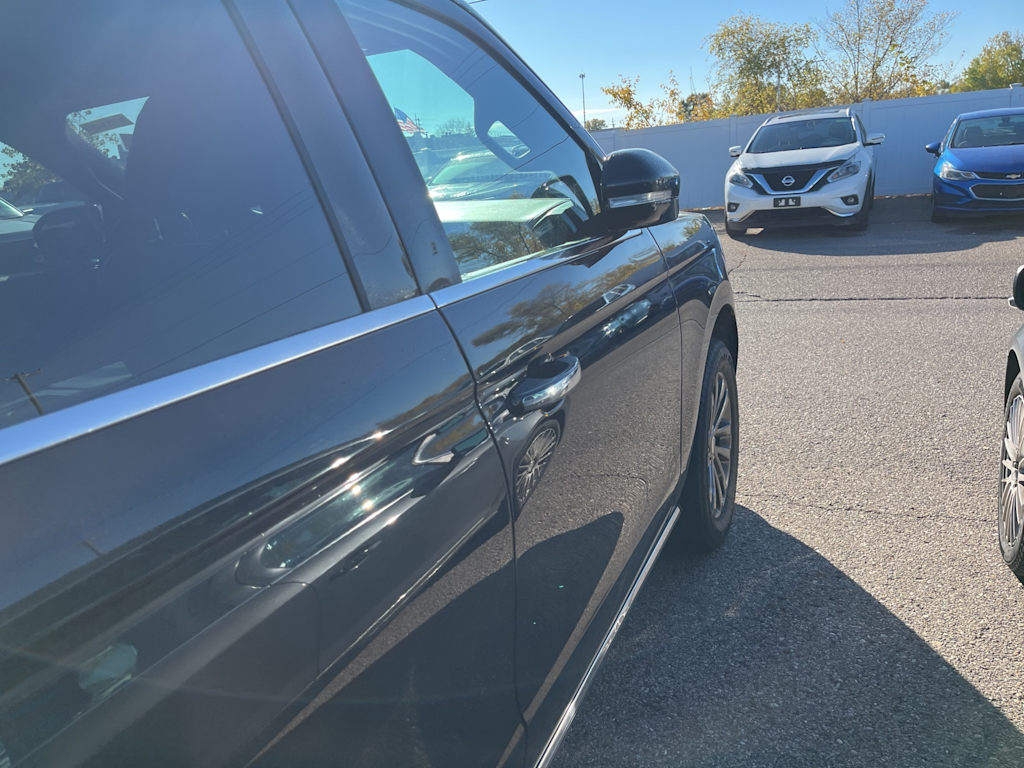 Thumbnail: 2021 Ford Expedition - 17