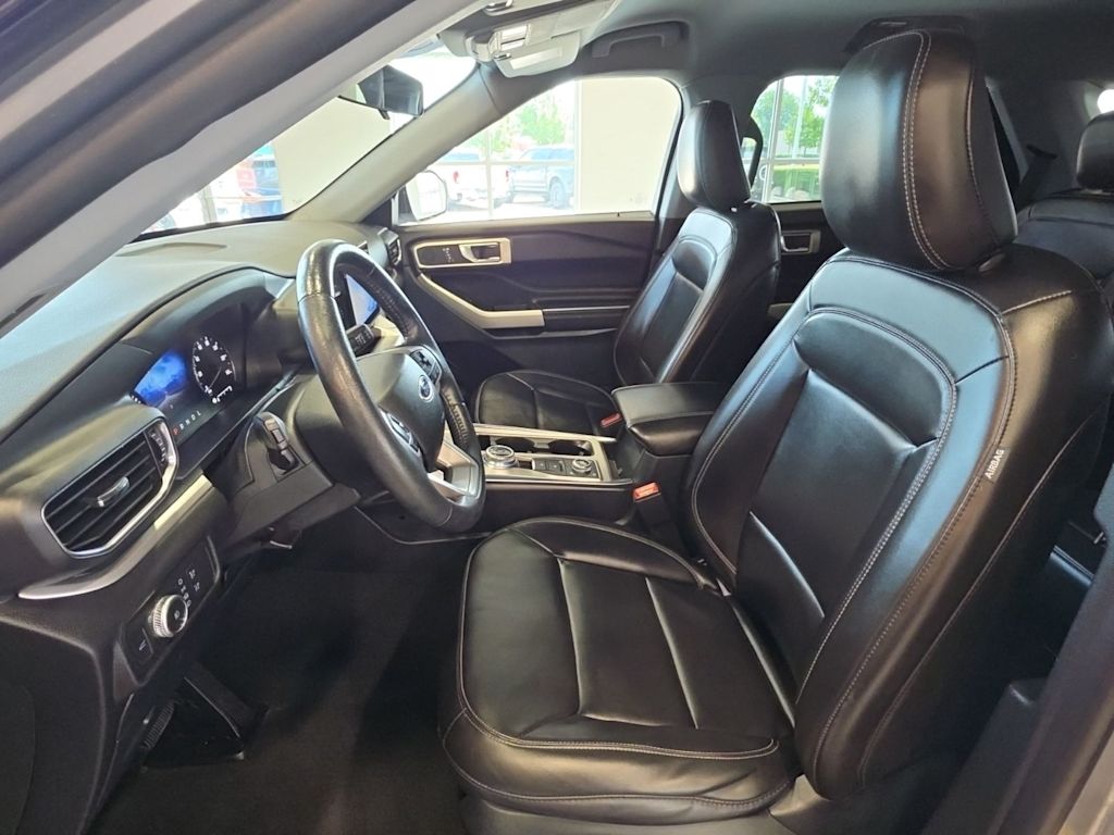 Thumbnail: 2021 Ford Explorer - 8