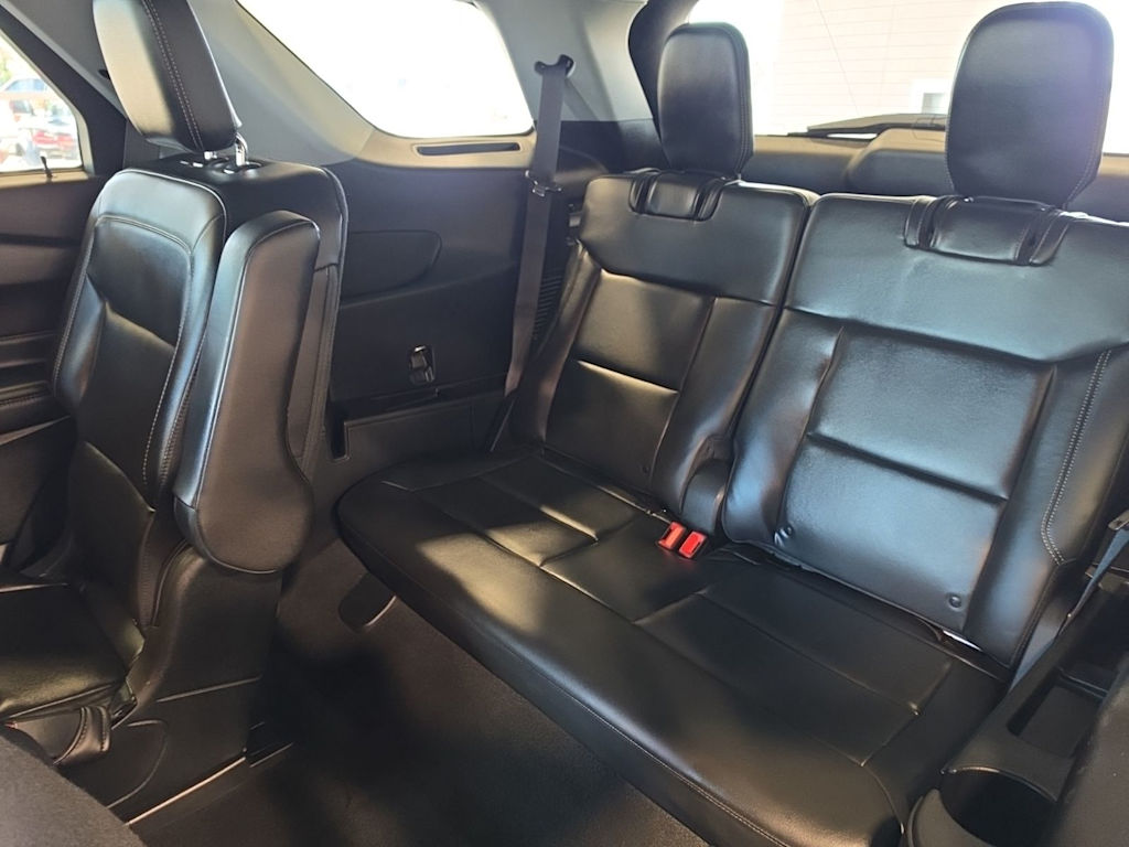 Thumbnail: 2022 Ford Explorer - 32
