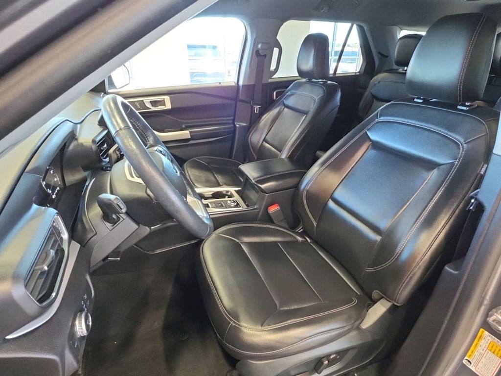 Thumbnail: 2022 Ford Explorer - 9