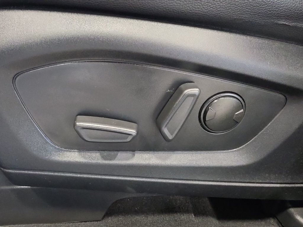 Thumbnail: 2020 Ford Explorer - 26