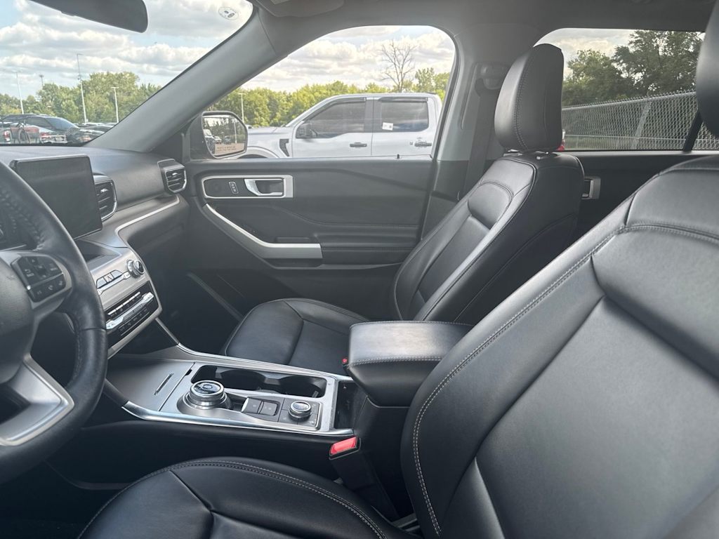 Thumbnail: 2023 Ford Explorer - 6